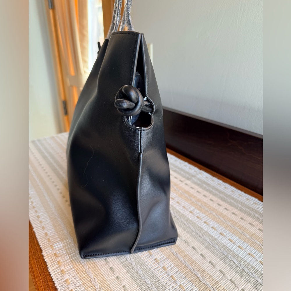 🔥NWT‼️ Belle and Bloom C'est La Vie Genuine Leather Black Tote Bag ✨✨✨ - Picture 10 of 14